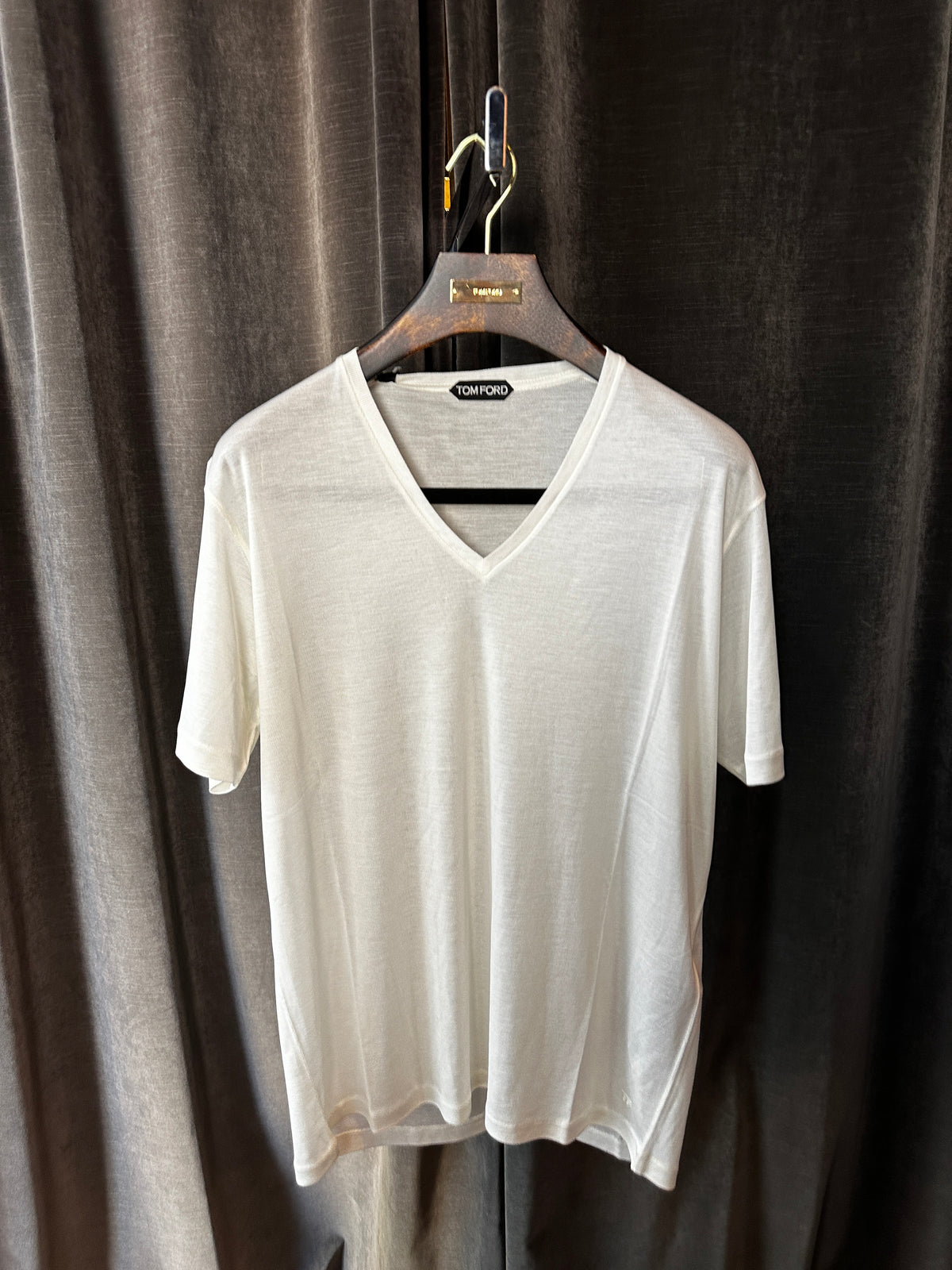 TOM FORD SILK  V NECK