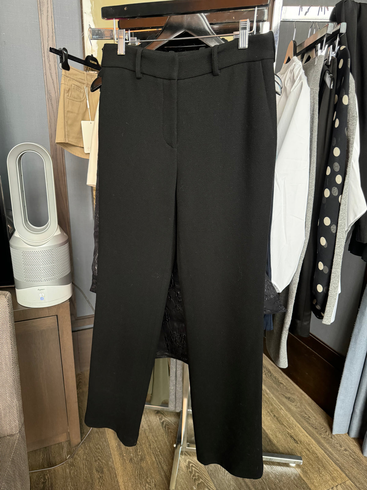Khaite Cropped Pant in Black